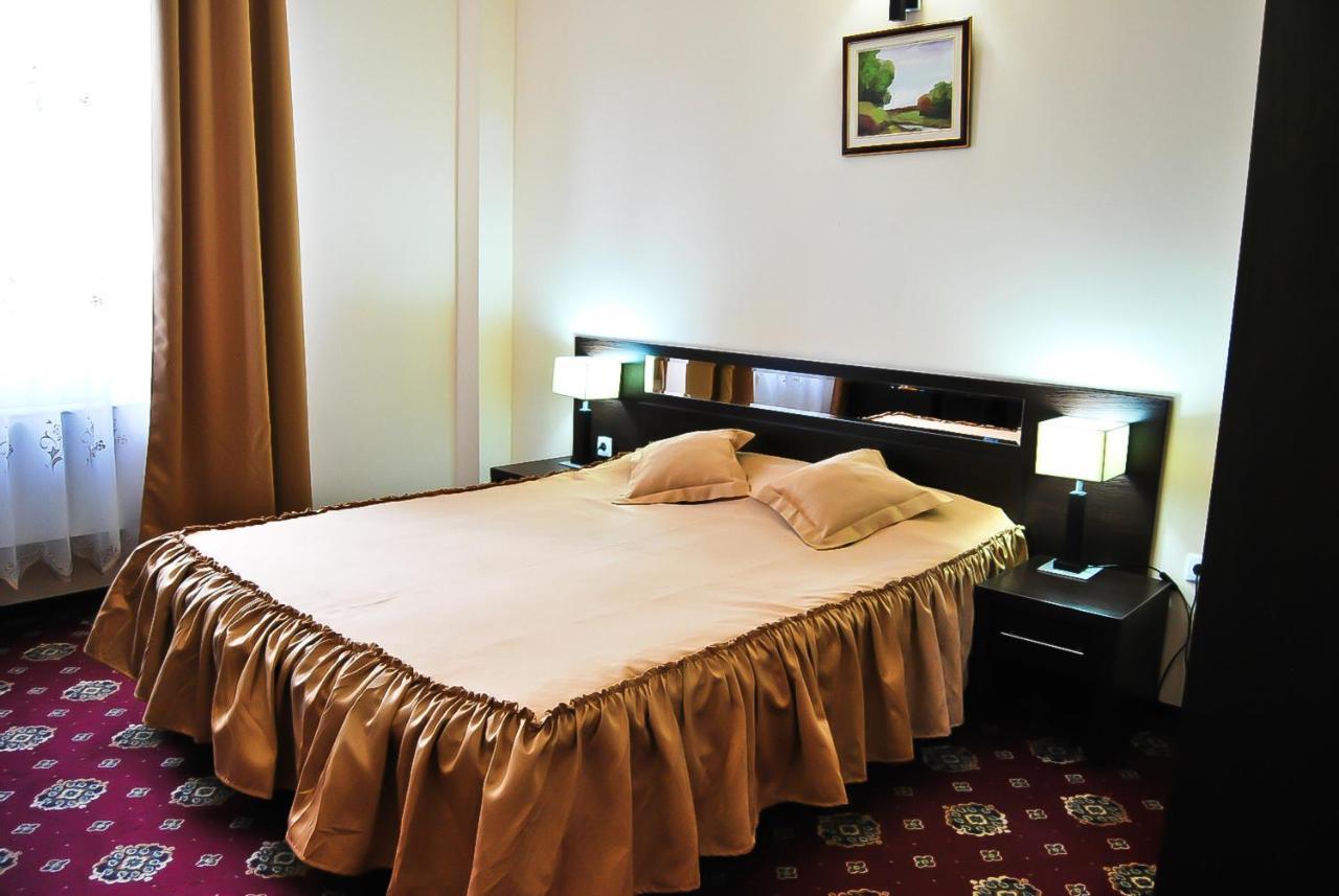 Hotel Magic Gt Trivale 皮特什蒂 外观 照片