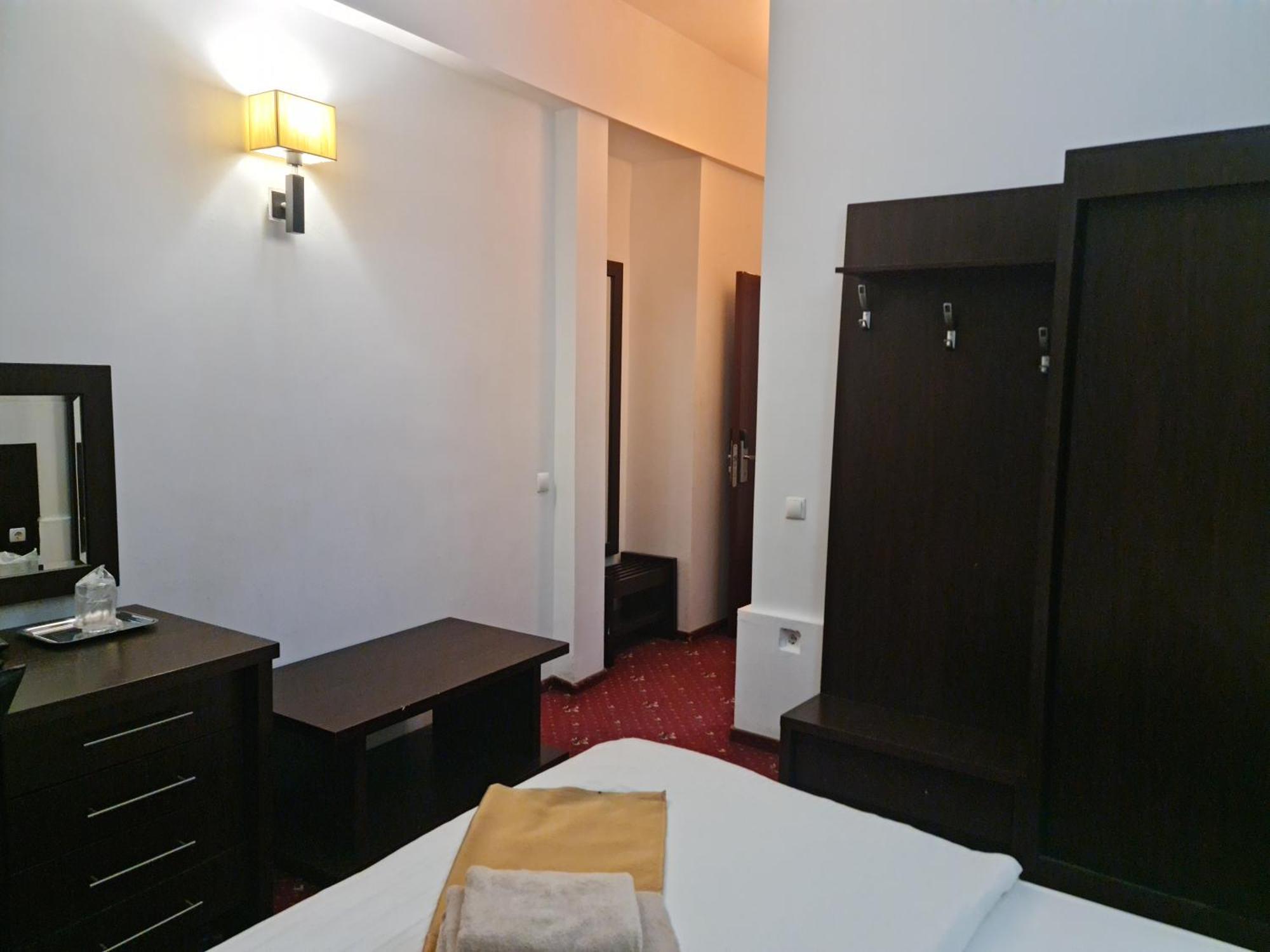 Hotel Magic Gt Trivale 皮特什蒂 外观 照片