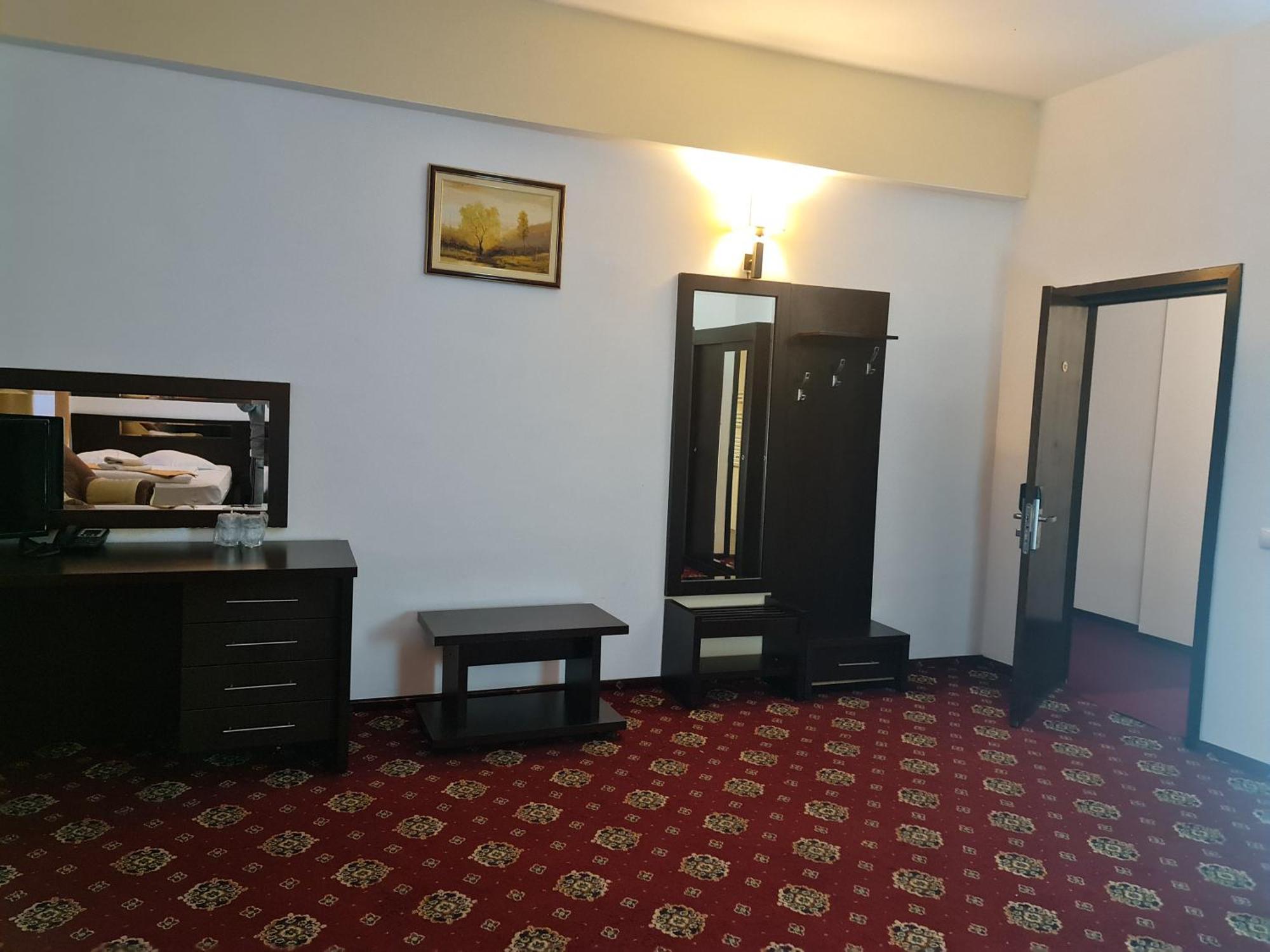 Hotel Magic Gt Trivale 皮特什蒂 外观 照片